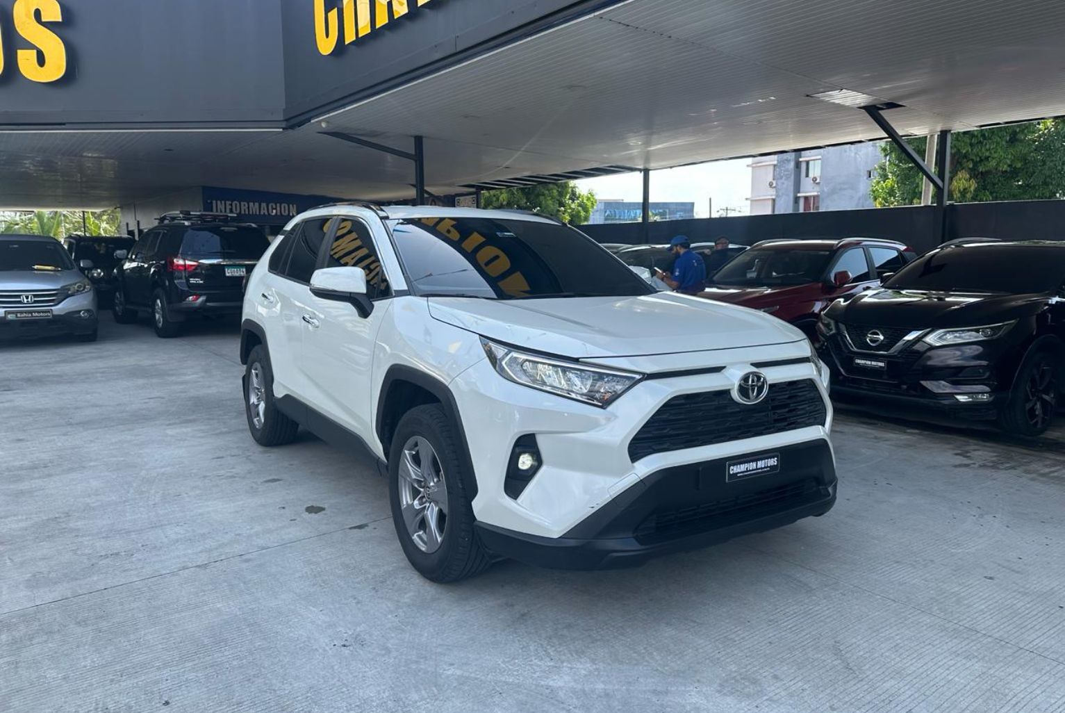 Toyota RAV4 2022, Foto 3