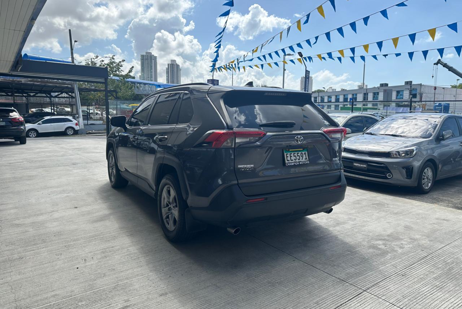 Toyota RAV4 2023 Automático color Gris, Imagen #6