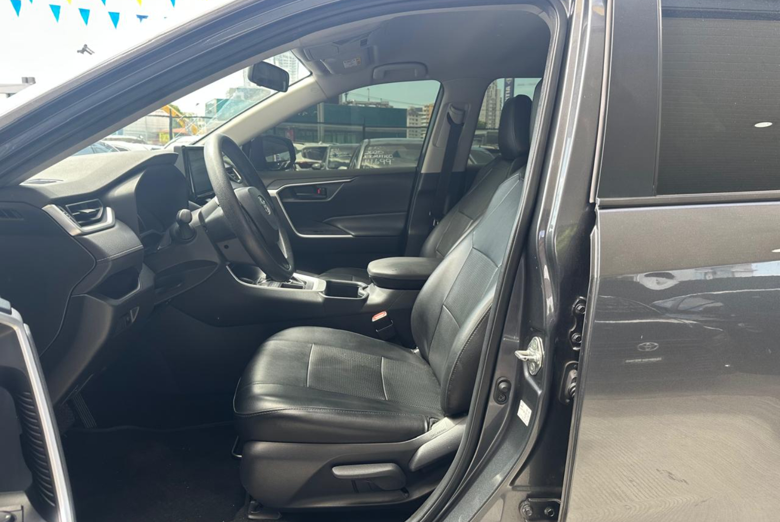 Toyota RAV4 2023 Automático color Gris, Imagen #8