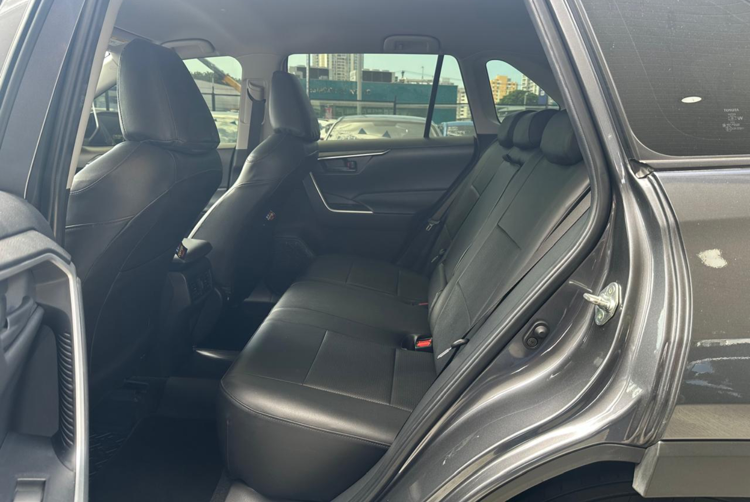 Toyota RAV4 2023 Automático color Gris, Imagen #10