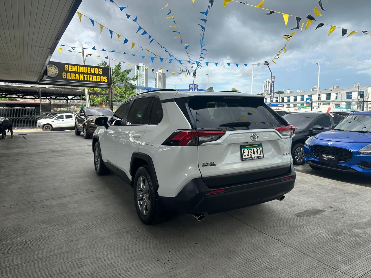 Toyota RAV4 2023, Foto 5