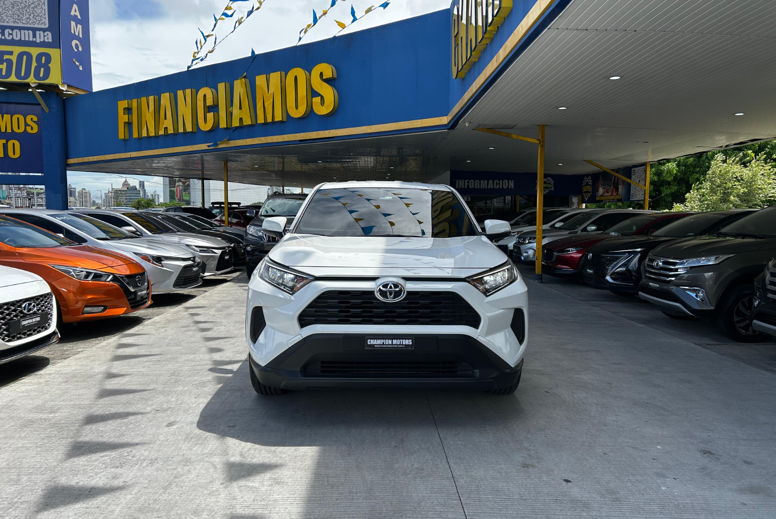 Toyota RAV4 2024 Automático color Blanco, Imagen #2