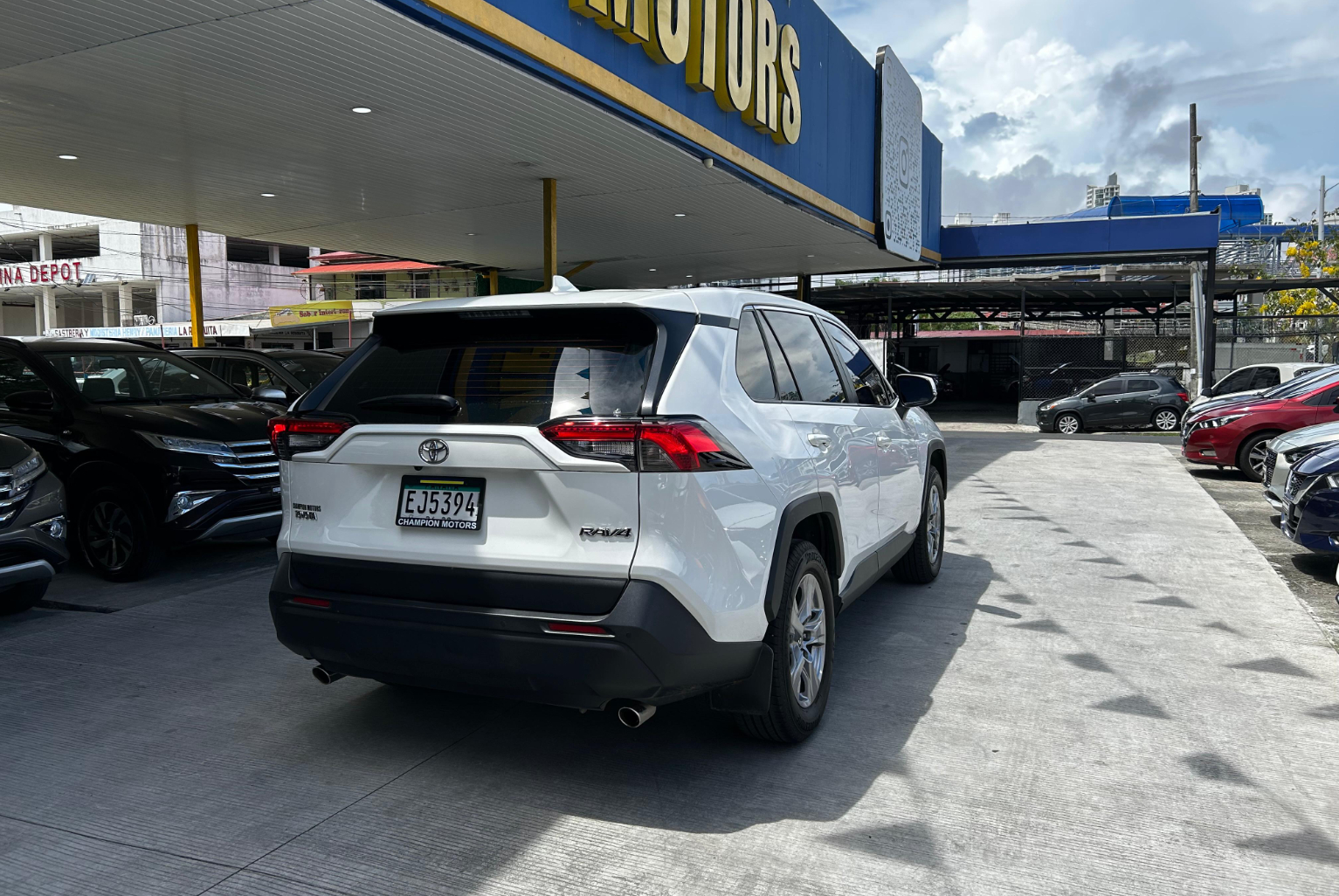 Toyota RAV4 2024 Automático color Blanco, Imagen #4