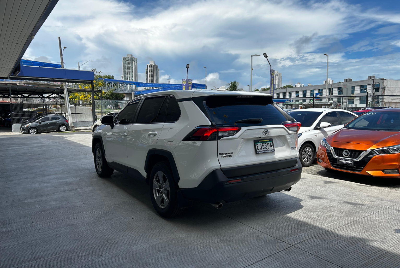 Toyota RAV4 2024 Automático color Blanco, Imagen #6