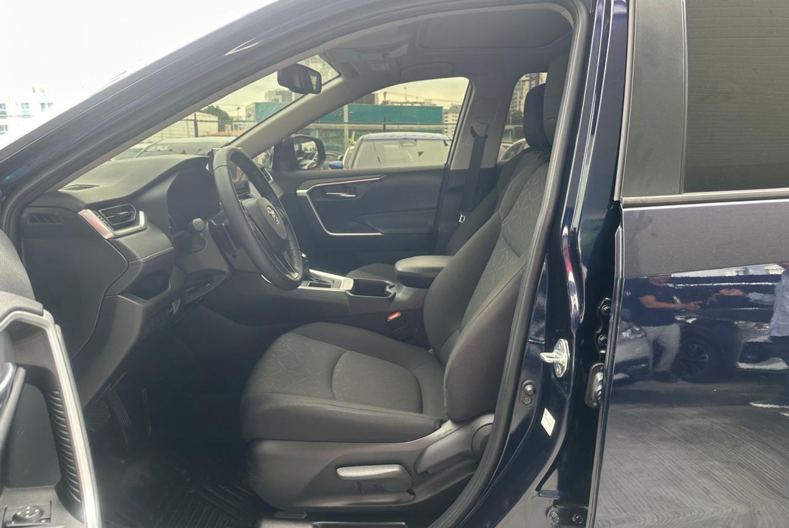 Toyota RAV4 2024, Foto 8