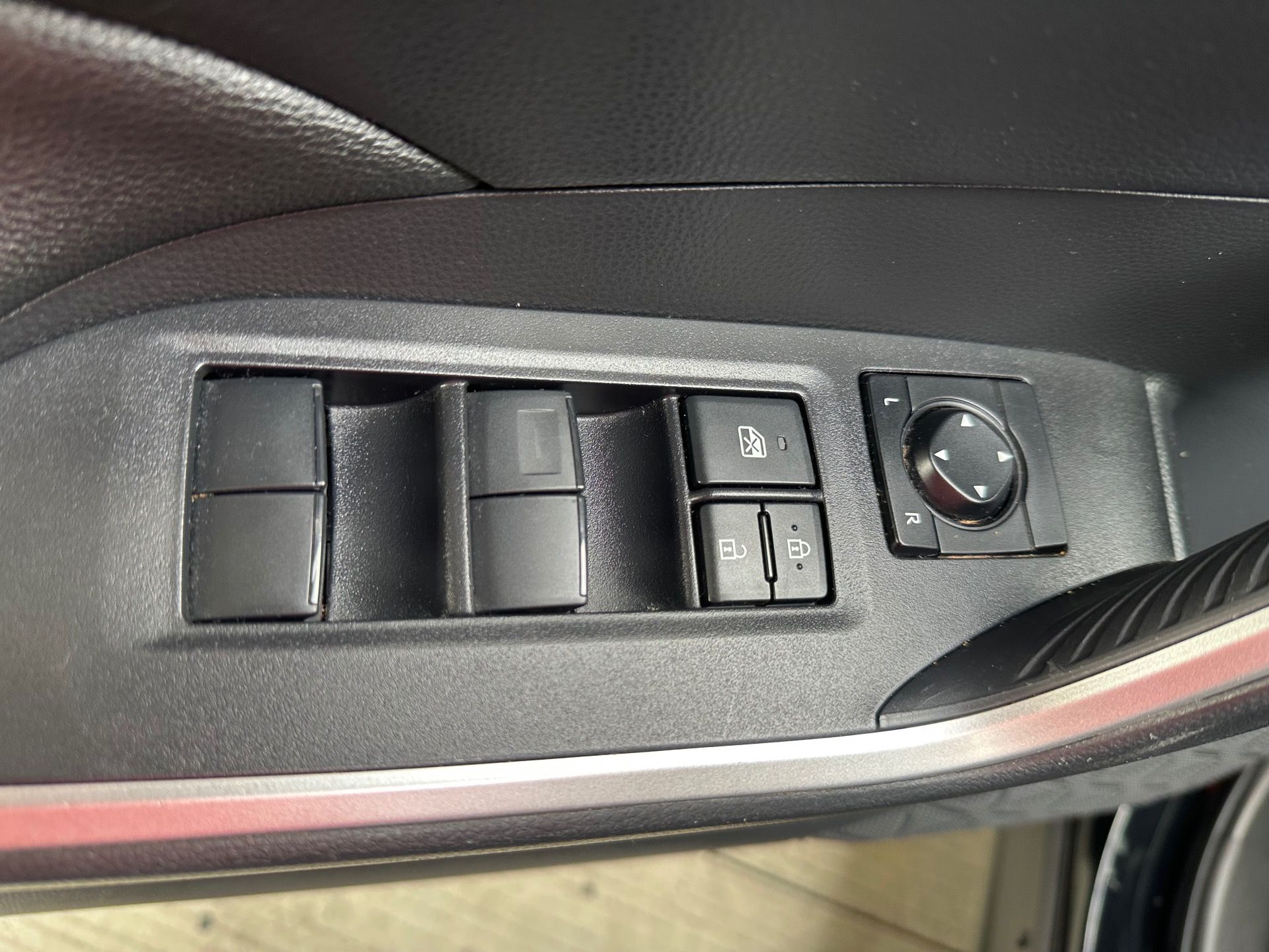 Toyota RAV4 2025, Foto 11