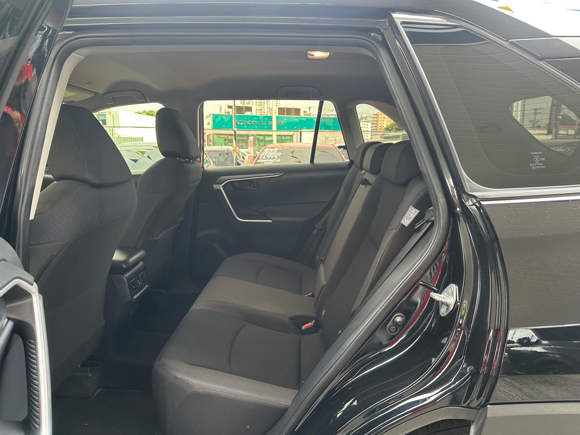 Toyota RAV4 2025, Foto 10
