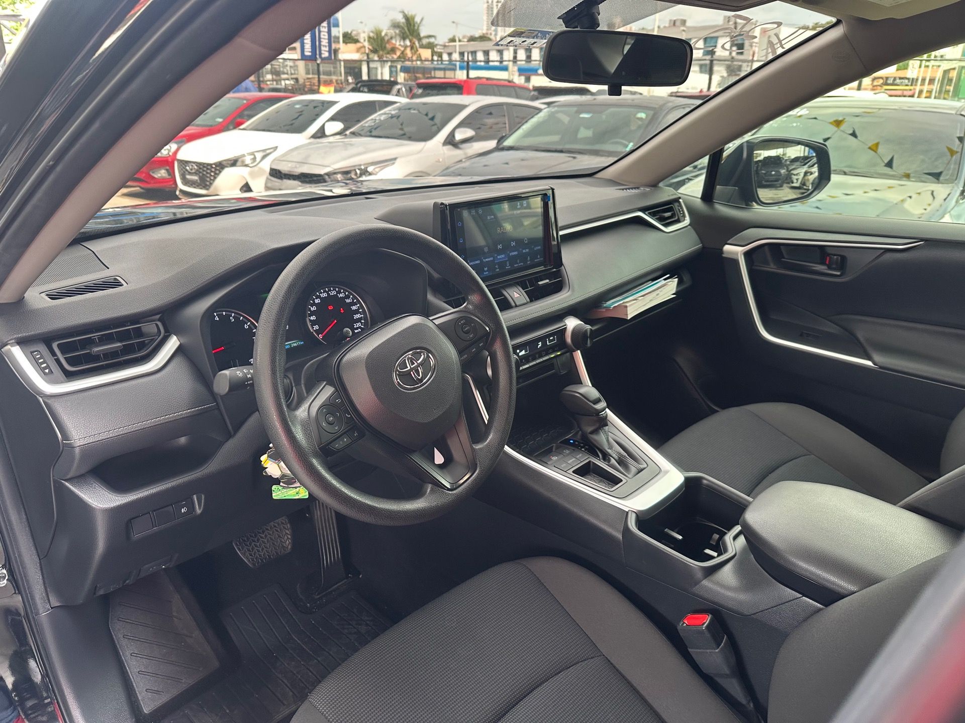 Toyota RAV4 2025, Foto 7