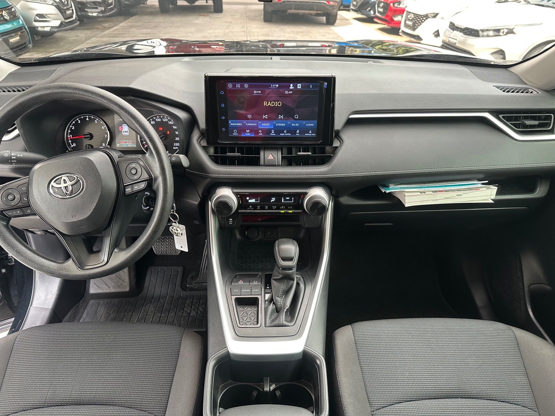 Toyota RAV4 2025, Foto 9