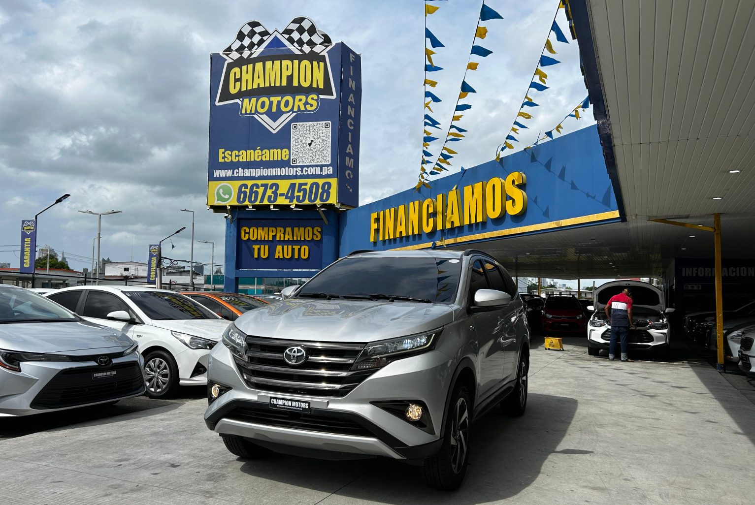 Toyota Rush 2020 Automático color Plateado, Imagen #1