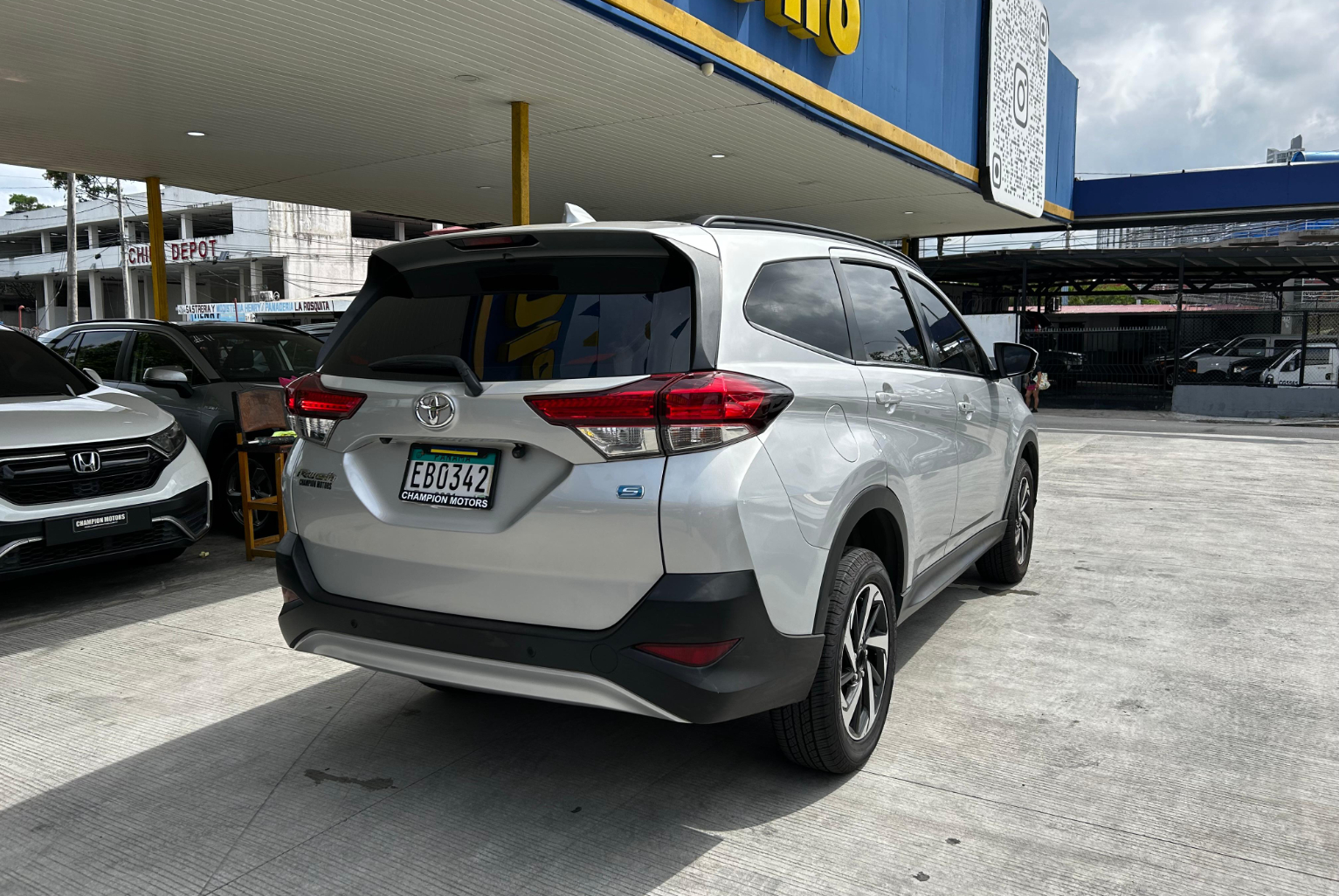 Toyota Rush 2020 Automático color Plateado, Imagen #4