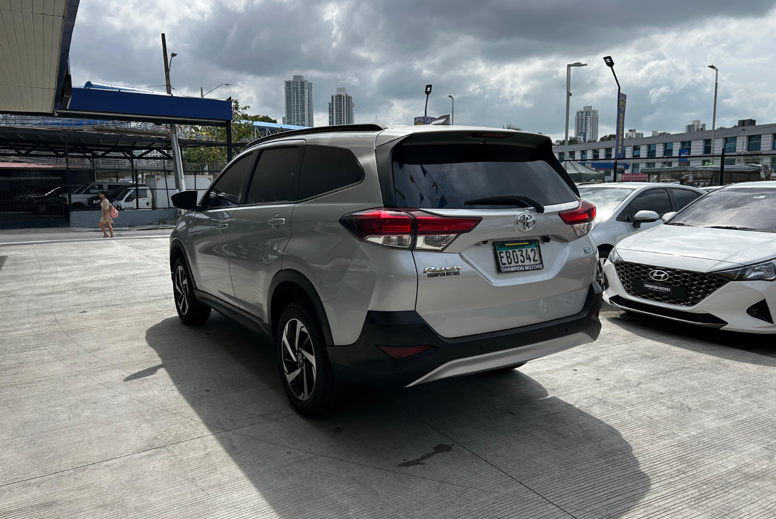 Toyota Rush 2020 Automático color Plateado, Imagen #6