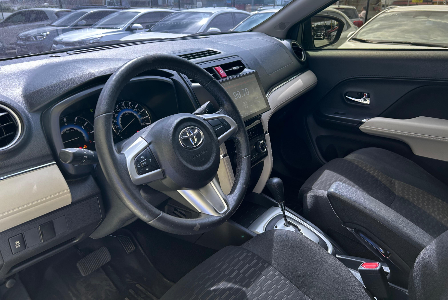 Toyota Rush 2020 Automático color Plateado, Imagen #8