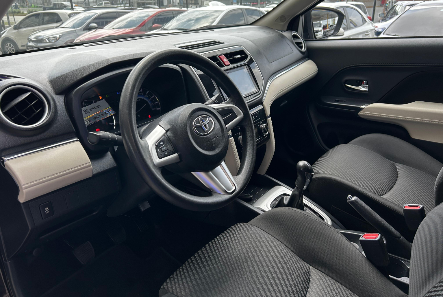 Toyota Rush 2021 Manual color Negro, Imagen #8