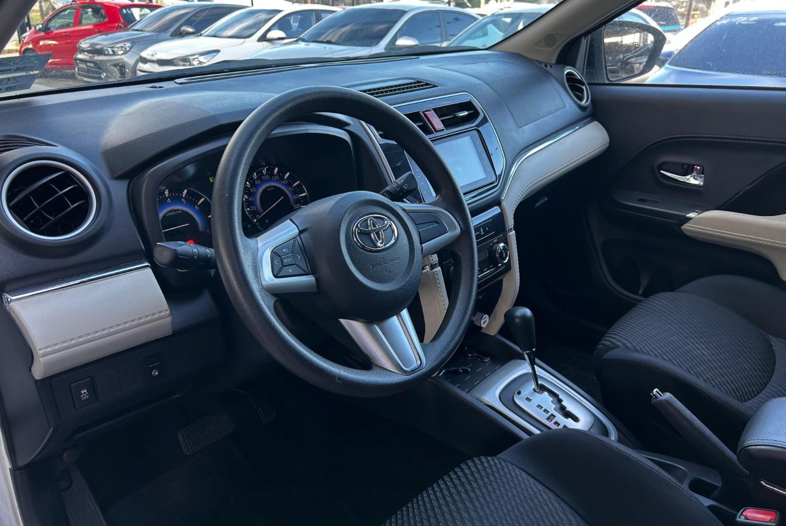 Toyota Rush 2021 Automático color Blanco, Imagen #8
