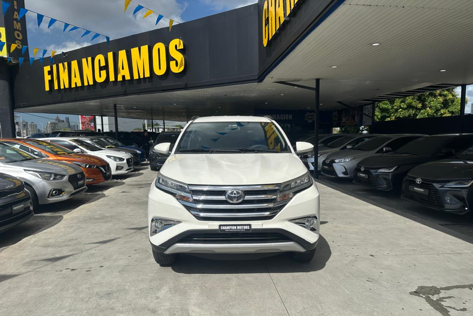 Toyota Rush 2023 Automático color Blanco, Imagen #2