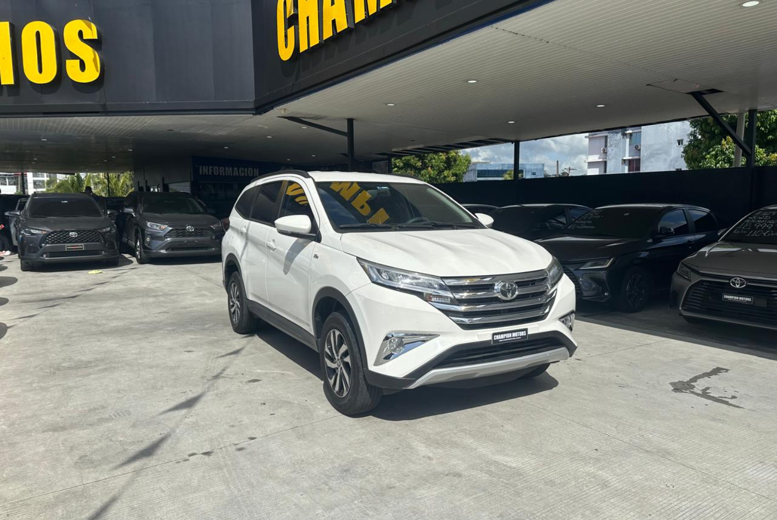 Toyota Rush 2023 Automático color Blanco, Imagen #3