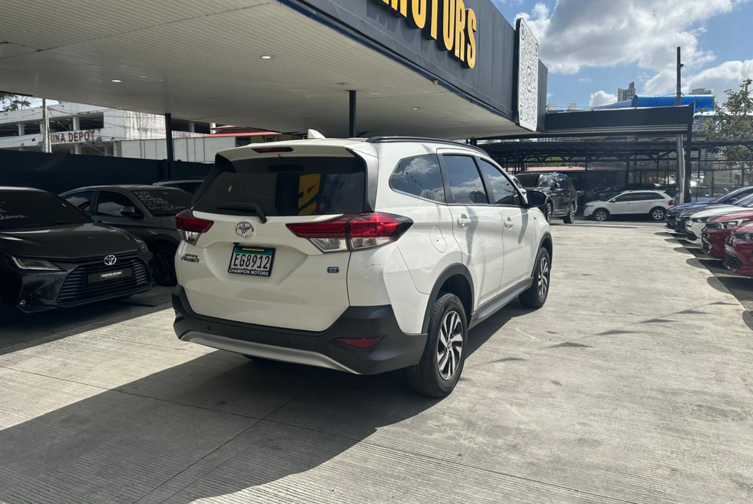 Toyota Rush 2023 Automático color Blanco, Imagen #4