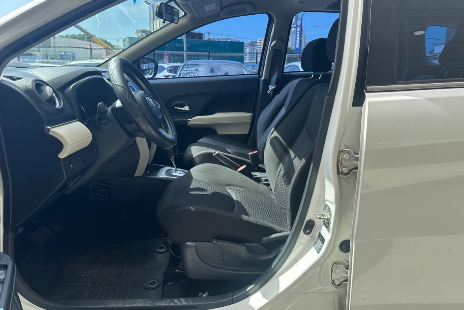 Toyota Rush 2023 Automático color Blanco, Imagen #7