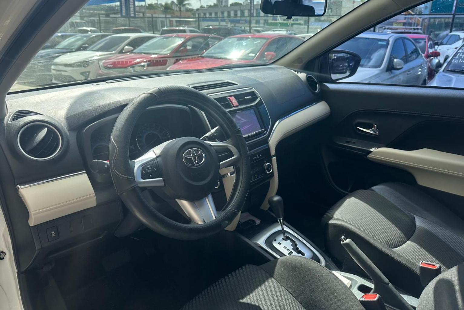 Toyota Rush 2023 Automático color Blanco, Imagen #8