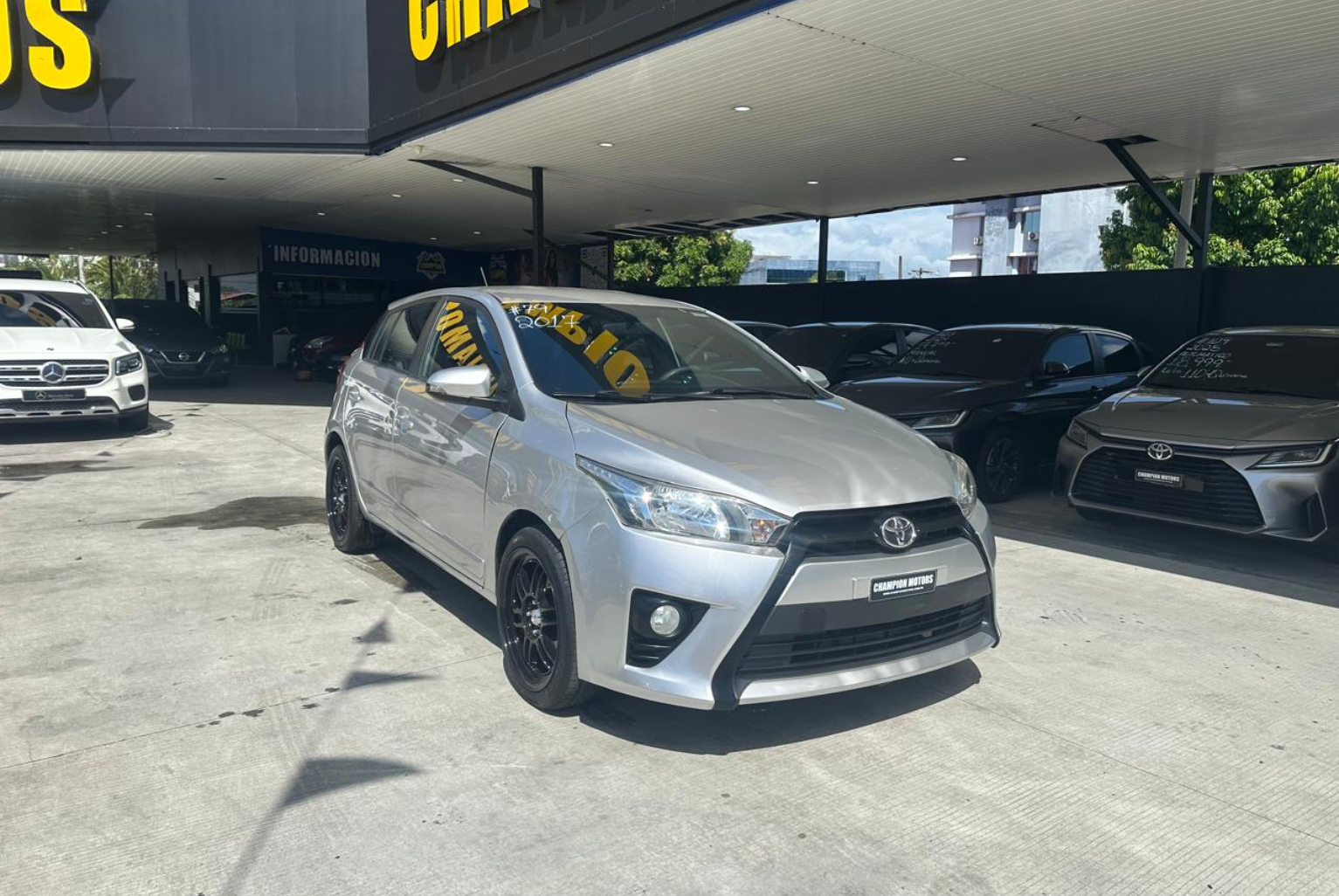 Toyota Yaris 2016 Automático color Plateado, Imagen #3