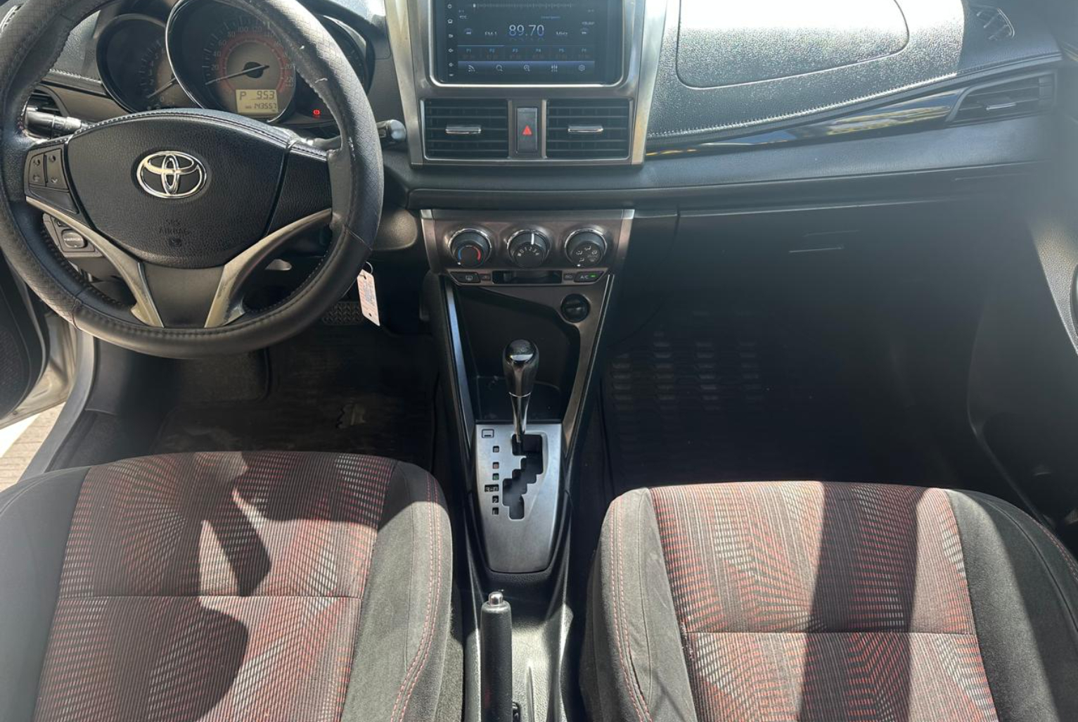 Toyota Yaris 2016 Automático color Plateado, Imagen #11