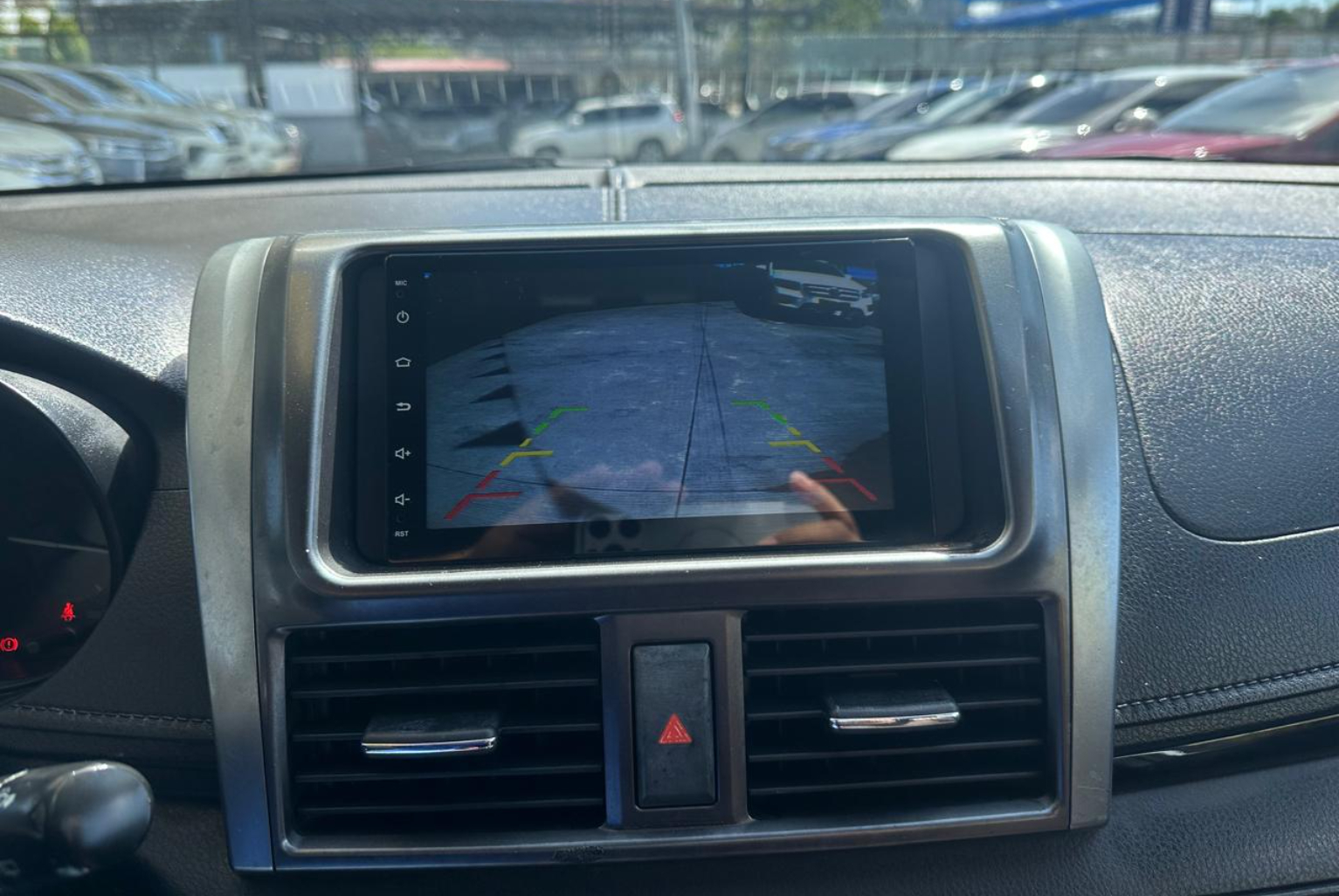 Toyota Yaris 2016 Automático color Plateado, Imagen #12