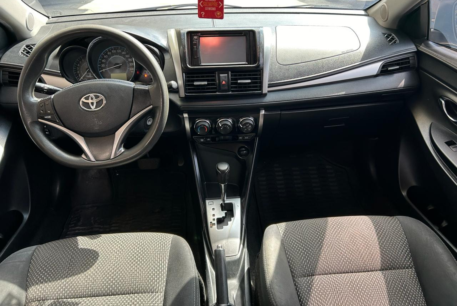 Toyota Yaris 2017 Automático color Beige, Imagen #9