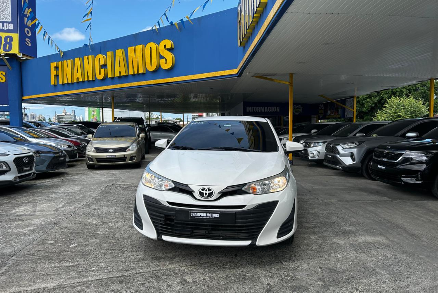 Toyota Yaris 2019 Automático color Blanco, Imagen #2