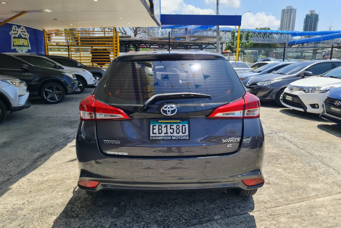 Toyota Yaris 2020 Automático color Gris, Imagen #5
