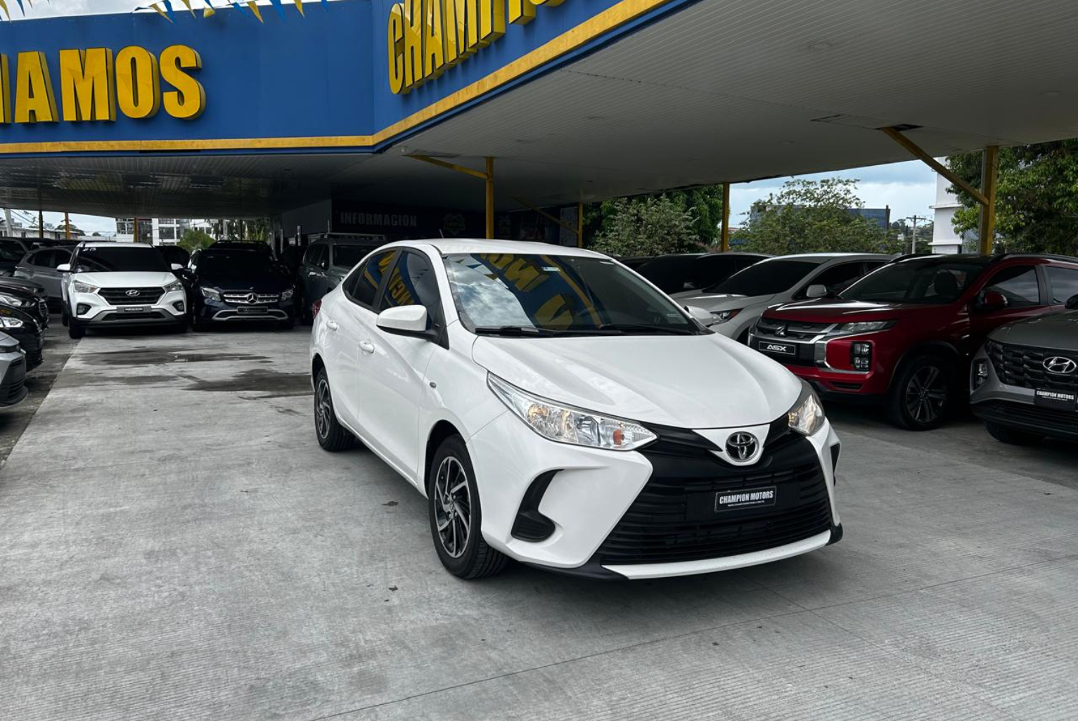 Toyota Yaris 2022 Automático color Blanco, Imagen #3