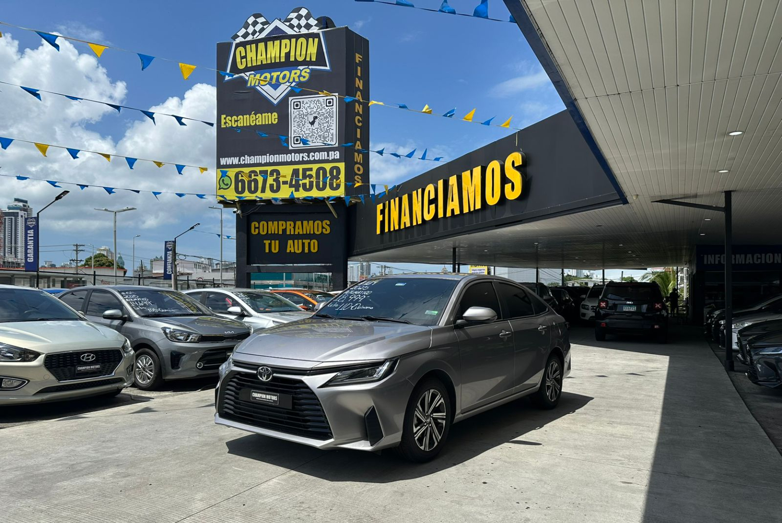 Toyota Yaris 2025 Automático color Plateado, Imagen #1