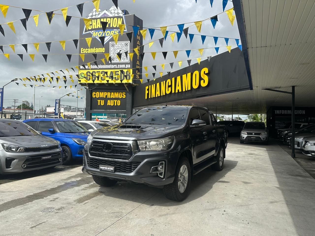 Toyota Hilux 2016, Foto 1