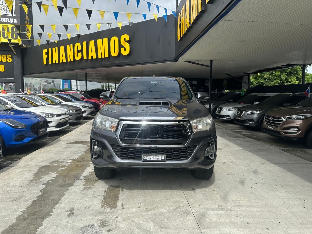 Toyota Hilux 2016, Foto 2