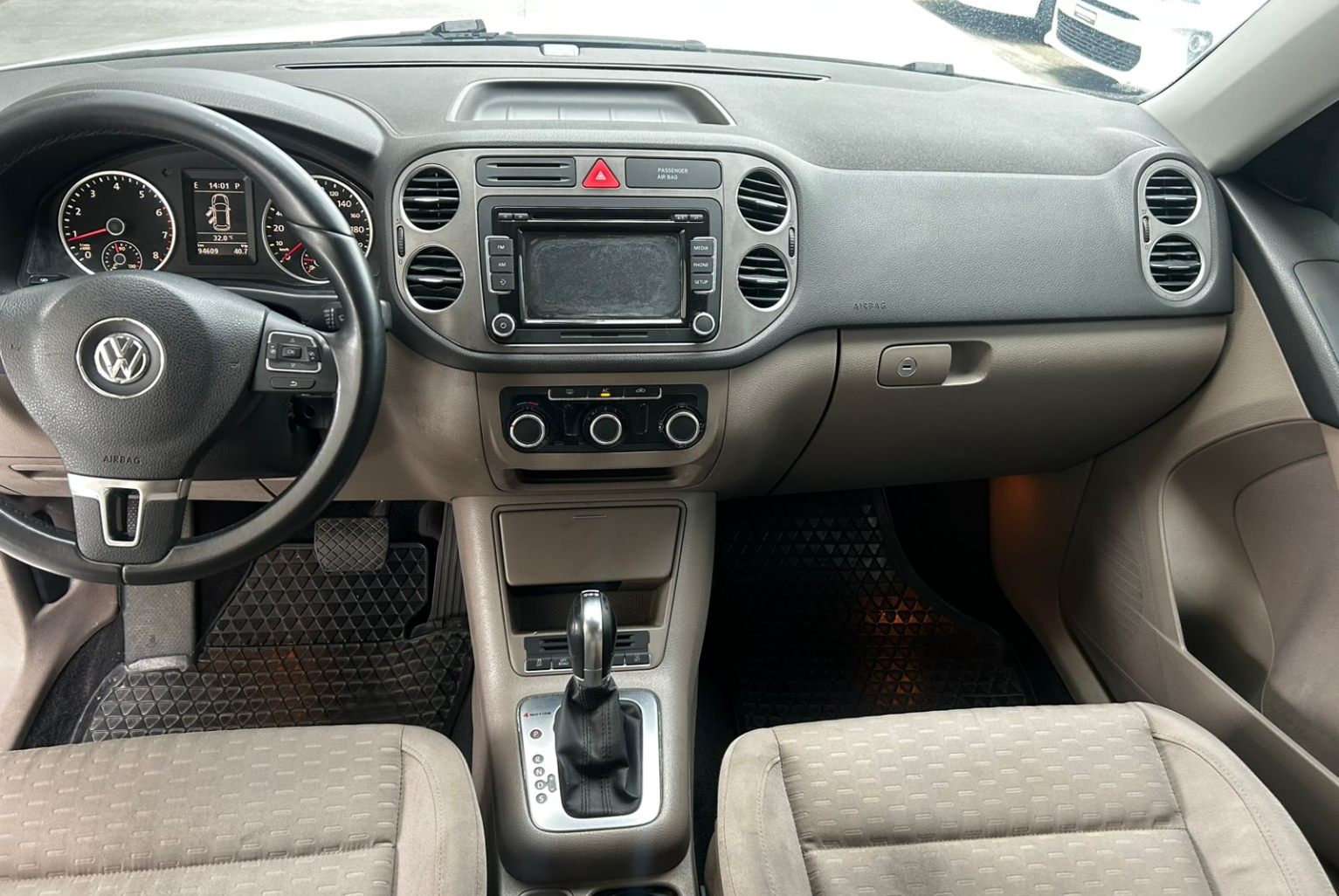 Volkswagen Tiguan 2011 Automático color Blanco, Imagen #10